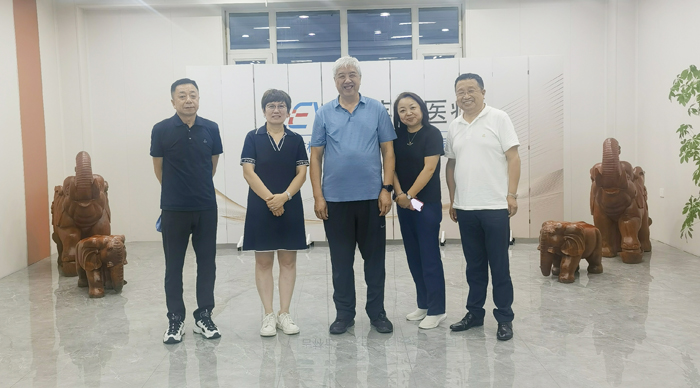 原中华神经外科学会常委兼秘书长王任直教授到访莱沃医疗